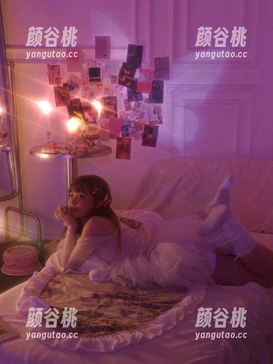 青豆客 - 苏糯米全套写真分享：网袜下的丝滑与柔美令人陶醉.txt