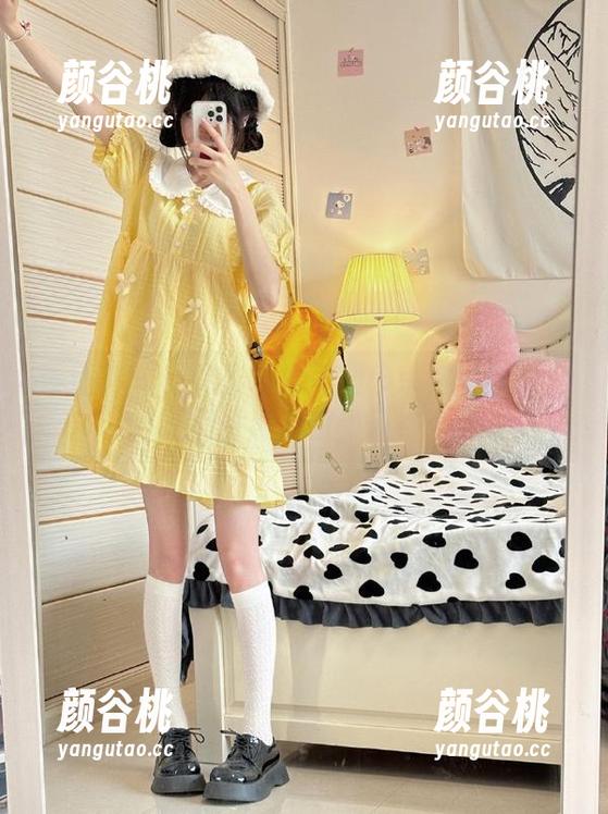 青豆客 - 谭晓彤私拍美腿秒杀你的视觉：精美图片展示时尚风格.txt