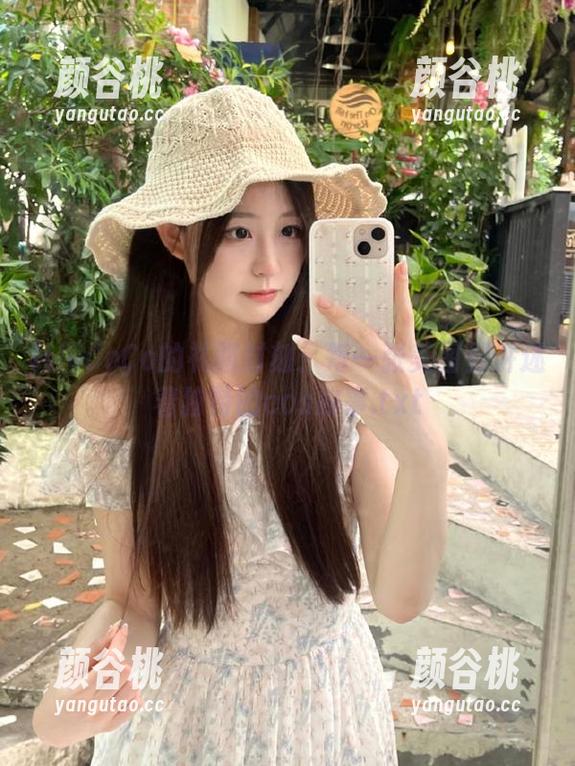 韩国CoCo的礼服时刻：每一张美图都讲述着独特的cos故事.txt